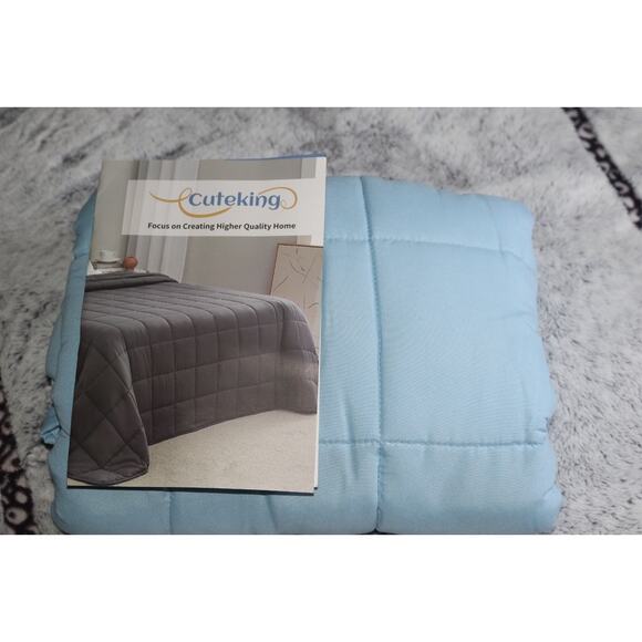 CuteKing Light Blue 5 Pound Weighted Blanket 36" x 48" in Package - Picture 4 of 8